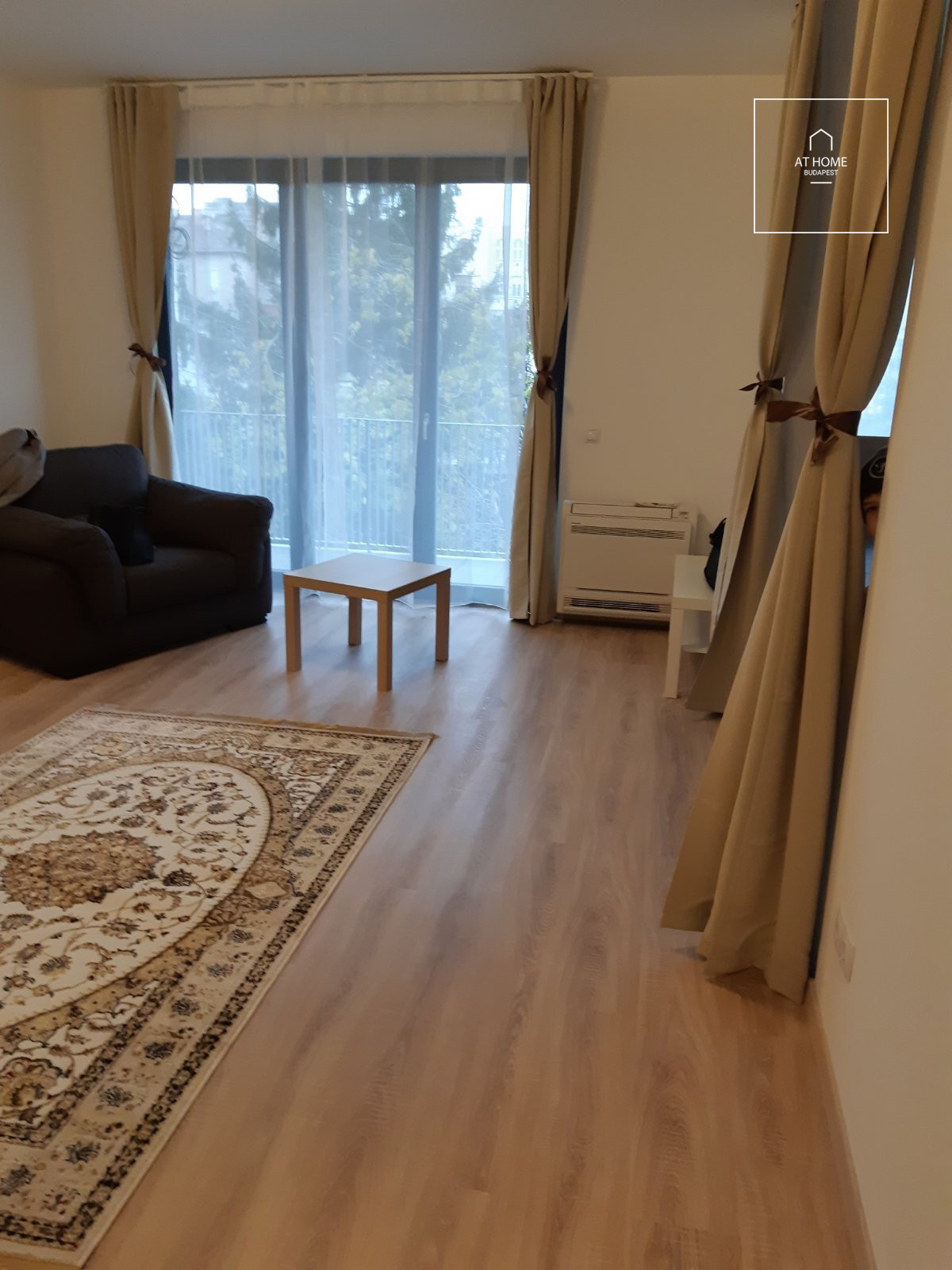 Modern, Bright Apartment for Rent in Újlipótváros with Concierge Service