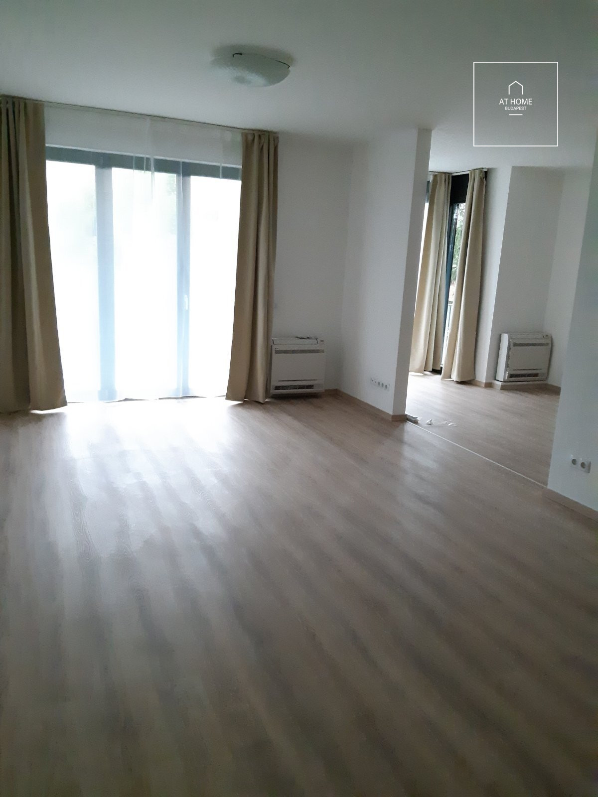 Modern, Bright Apartment for Rent in Újlipótváros with Concierge Service