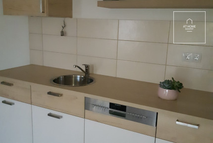 Modern, Bright Apartment for Rent in Újlipótváros with Concierge Service