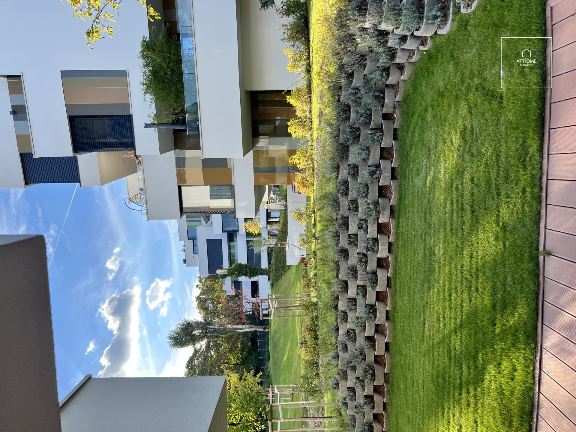 3 bedroom apartment with huge privat garden for rent Budapest XII. district