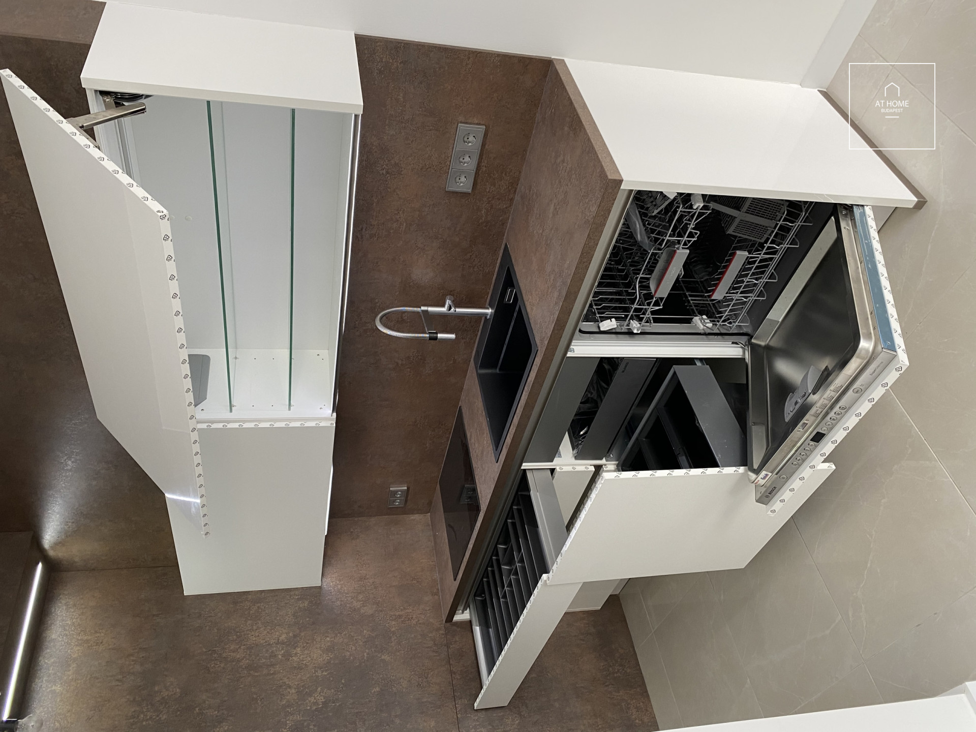 3 bedroom apartment with huge privat garden for rent Budapest XII. district