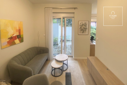 Ground floor studio apartment with private garden in District II, Rózsadomb, Budapest