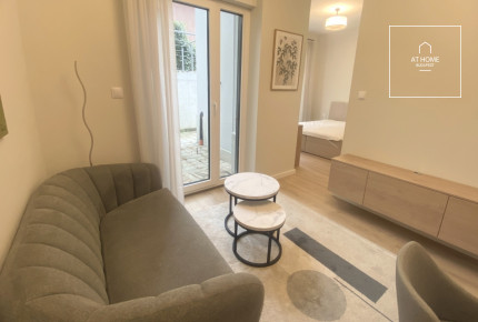 Ground floor studio apartment with private garden in District II, Rózsadomb, Budapest