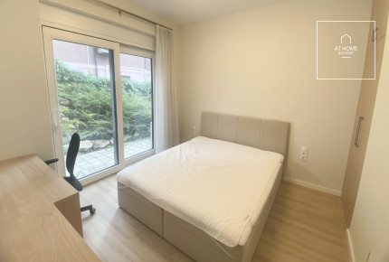 Ground floor studio apartment with private garden in District II, Rózsadomb, Budapest