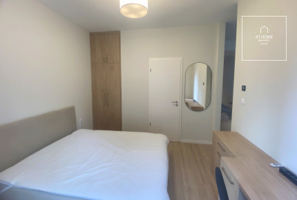 Ground floor studio apartment with private garden in District II, Rózsadomb, Budapest