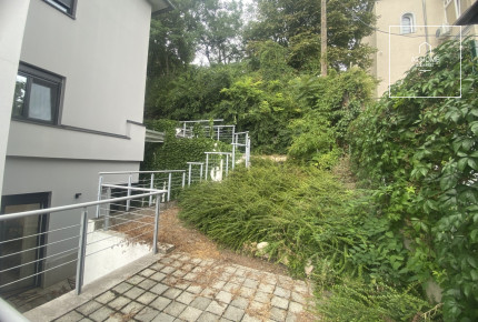 Ground floor studio apartment with private garden in District II, Rózsadomb, Budapest