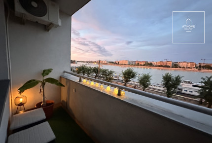 Renovated 80 sqm panoramic-view apartment in District II, Víziváros