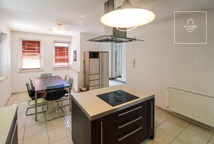 Gyönyörű Önálló családi ház kiadó Budapest II. kerület, Rózsadomb