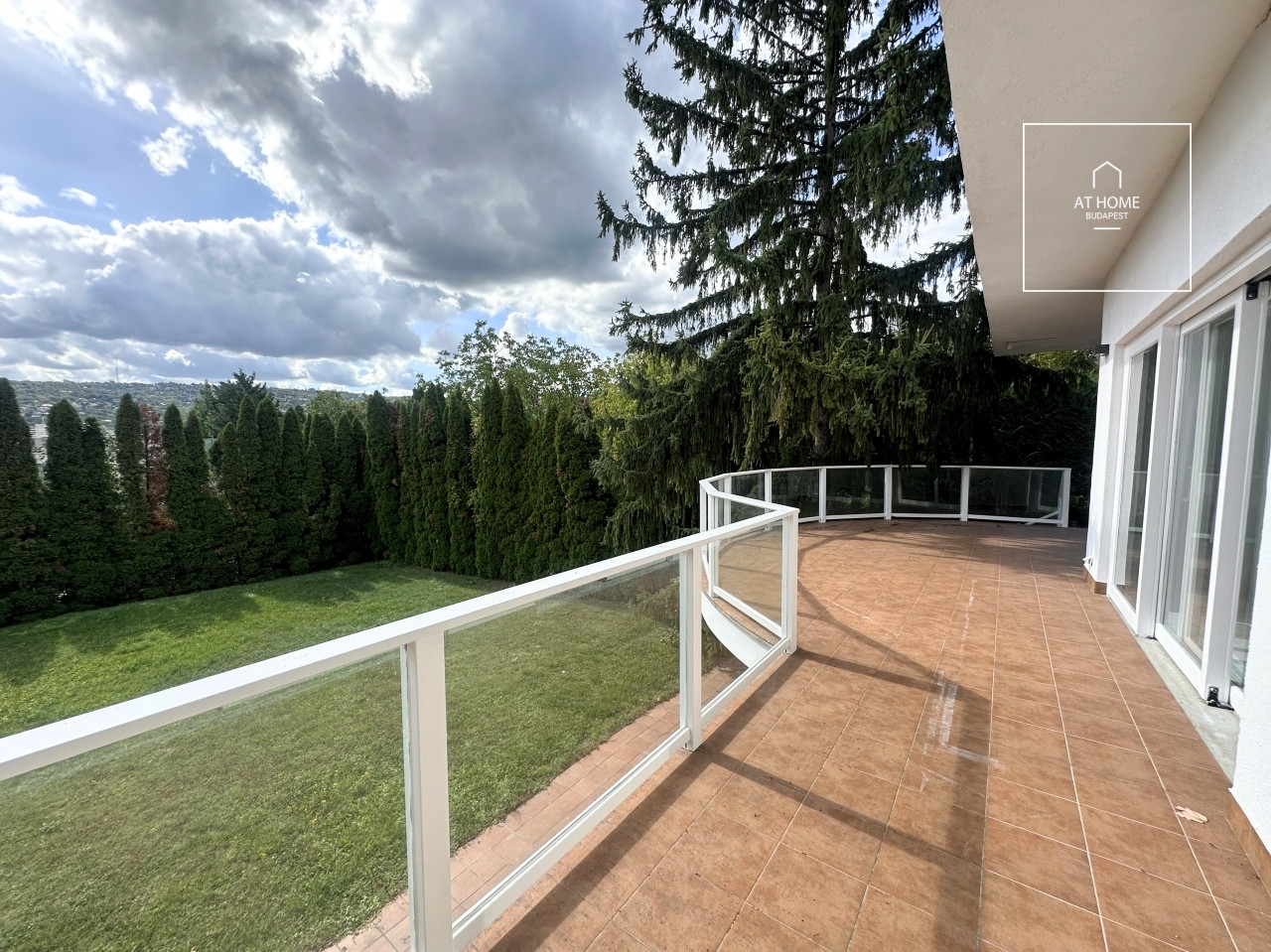 Wonderful detached house for rent Budapest II. district, Rózsadomb