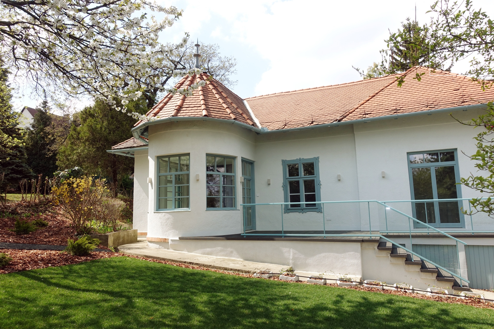 Gyönyörűen felújított villa lakás, Budapest, 12. kerület,  Svábhegy