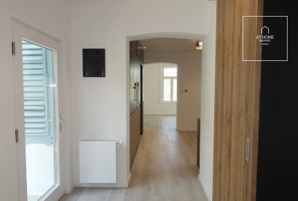 Gyönyörűen felújított villa lakás, Budapest, 12. kerület,  Svábhegy