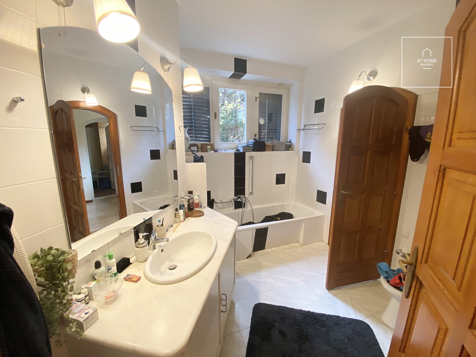 Exclusive semi-detached house with private garden and stunning panoramic view in District XII, Orbánhegy