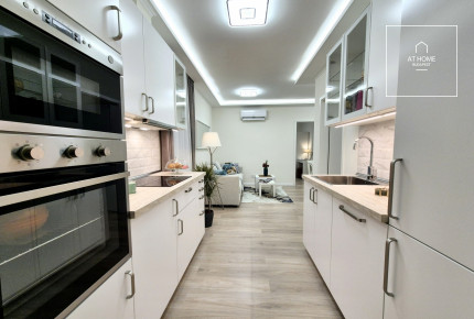Fully renovated 3-bedroom apartment in District VII, Erzsébetváros
