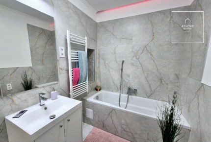 Fully renovated 3-bedroom apartment in District VII, Erzsébetváros
