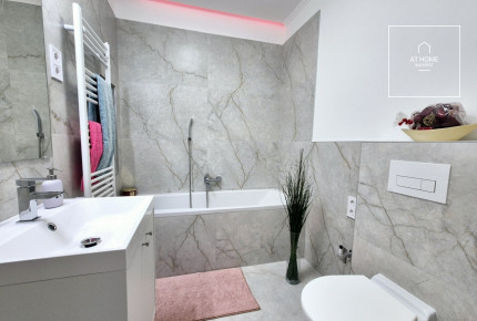 Fully renovated 3-bedroom apartment in District VII, Erzsébetváros