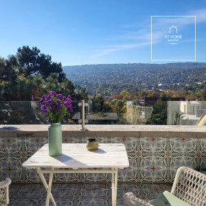 Two-storey, 130 m² penthouse-style villa apartment with private garden area in District II, Pasarét