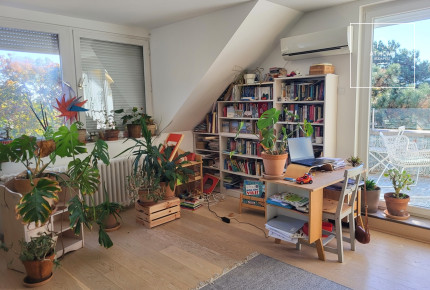 Two-storey, 130 m² penthouse-style villa apartment with private garden area in District II, Pasarét