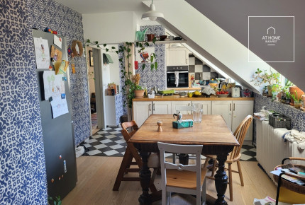 Two-storey, 130 m² penthouse-style villa apartment with private garden area in District II, Pasarét