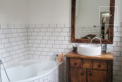Two-storey, 130 m² penthouse-style villa apartment with private garden area in District II, Pasarét