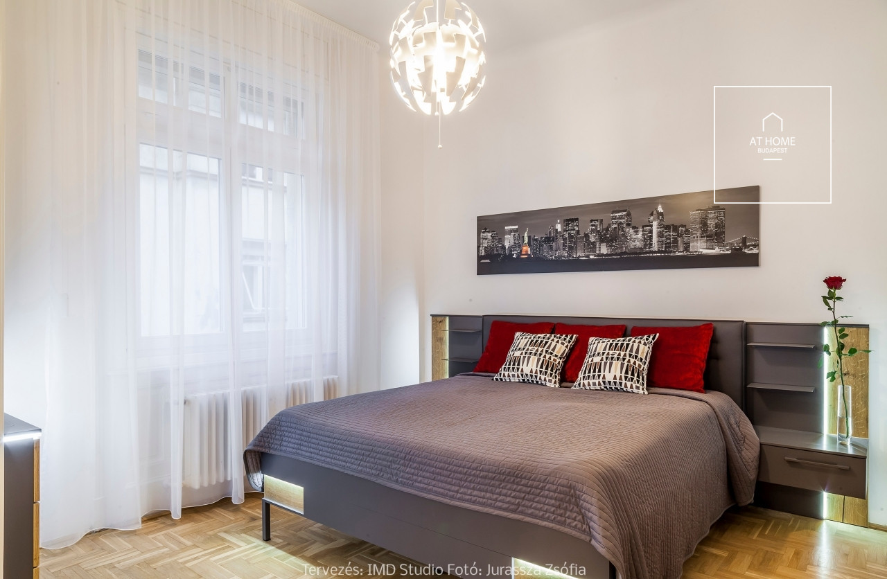 Bright 121 sqm three-bedroom apartment in Budapest’s 6th District