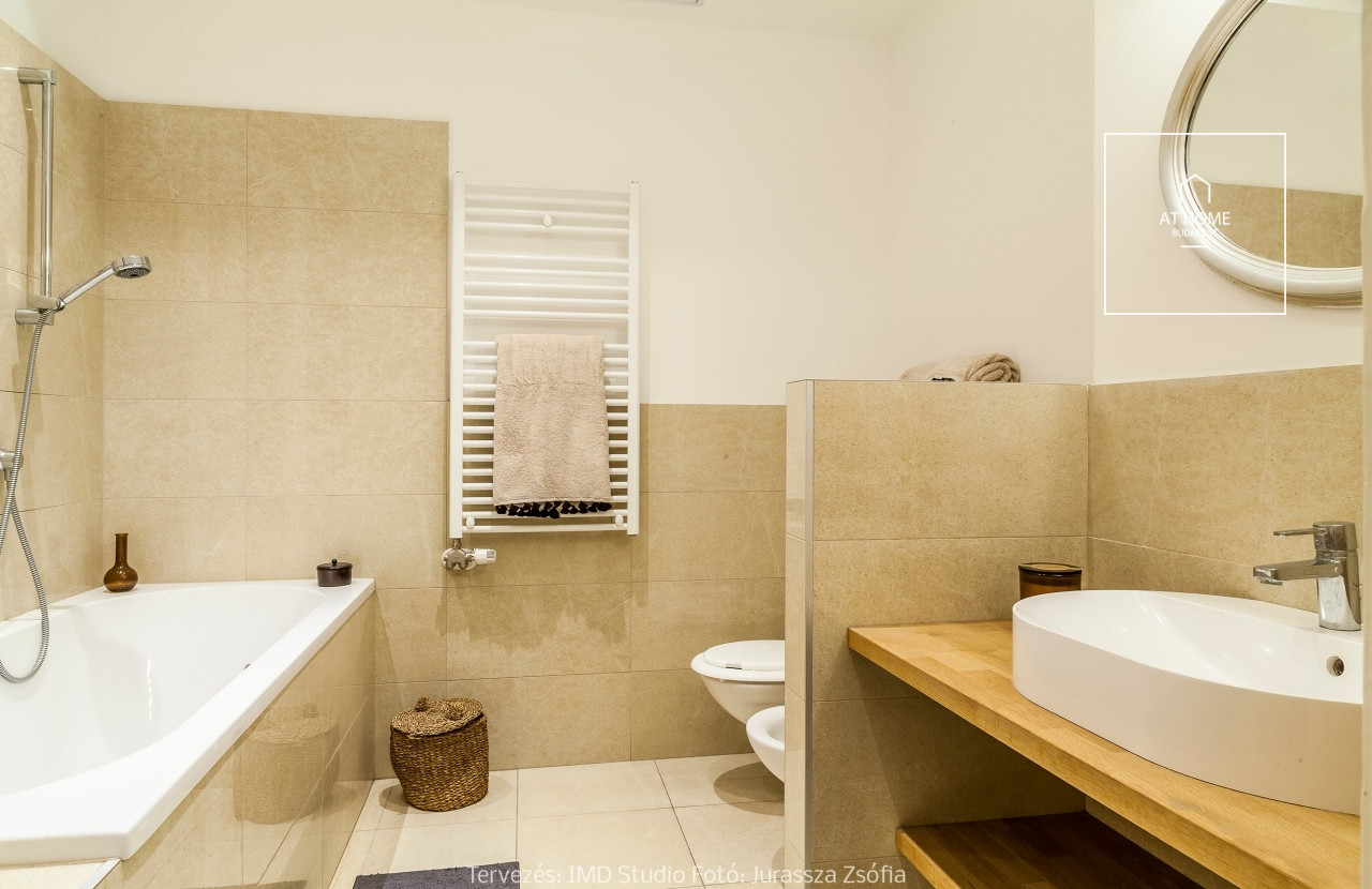 Bright 121 sqm three-bedroom apartment in Budapest’s 6th District