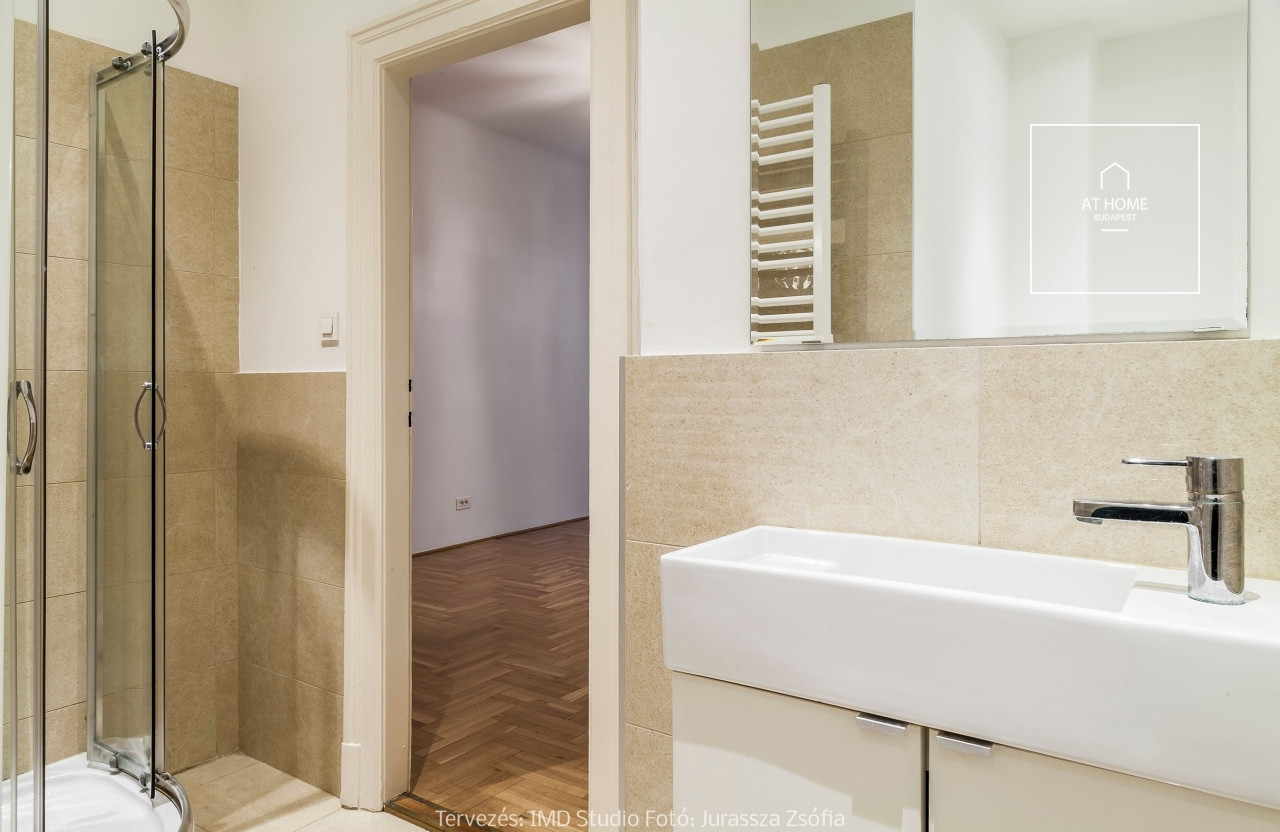 Bright 121 sqm three-bedroom apartment in Budapest’s 6th District