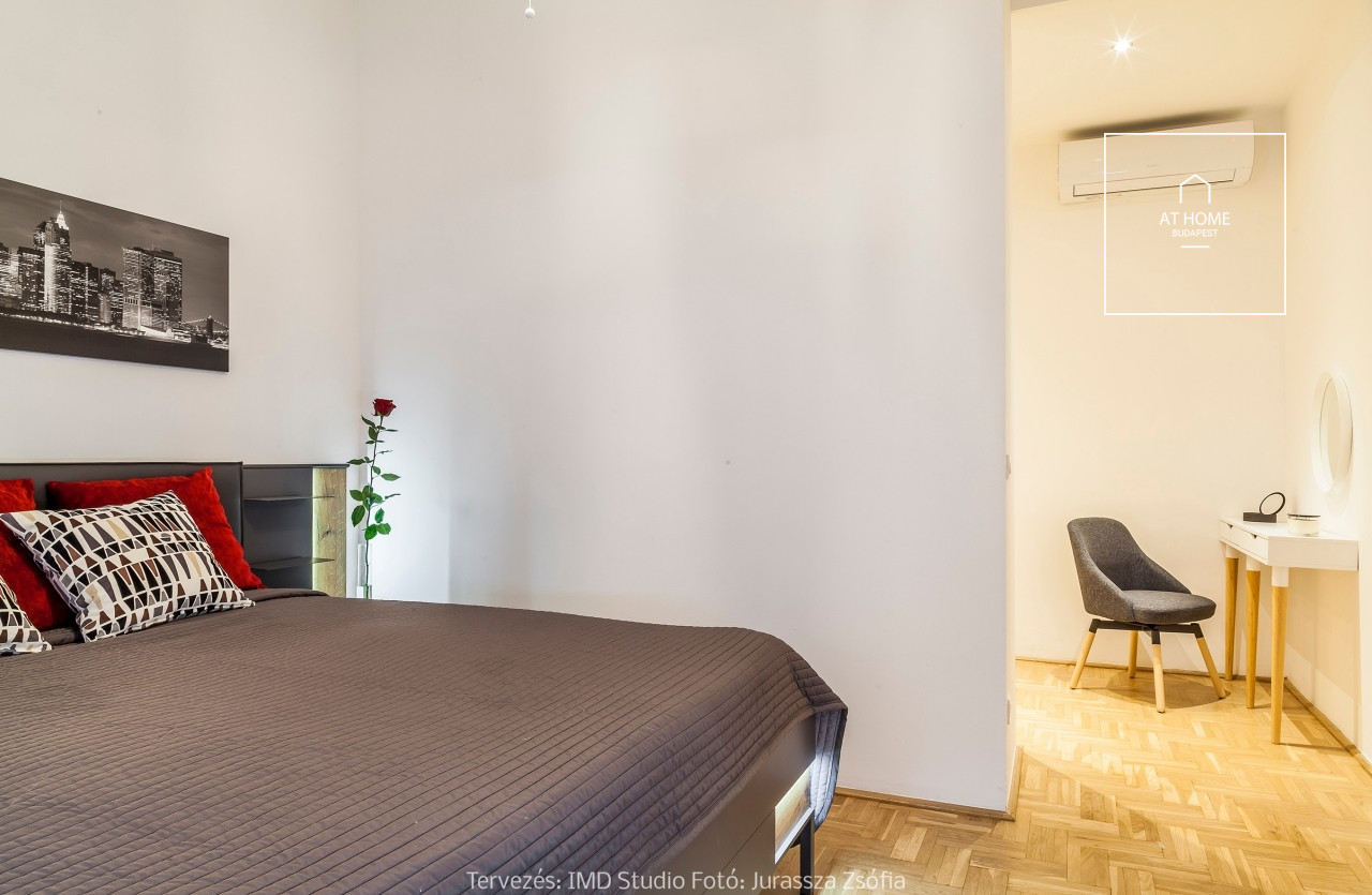 Bright 121 sqm three-bedroom apartment in Budapest’s 6th District