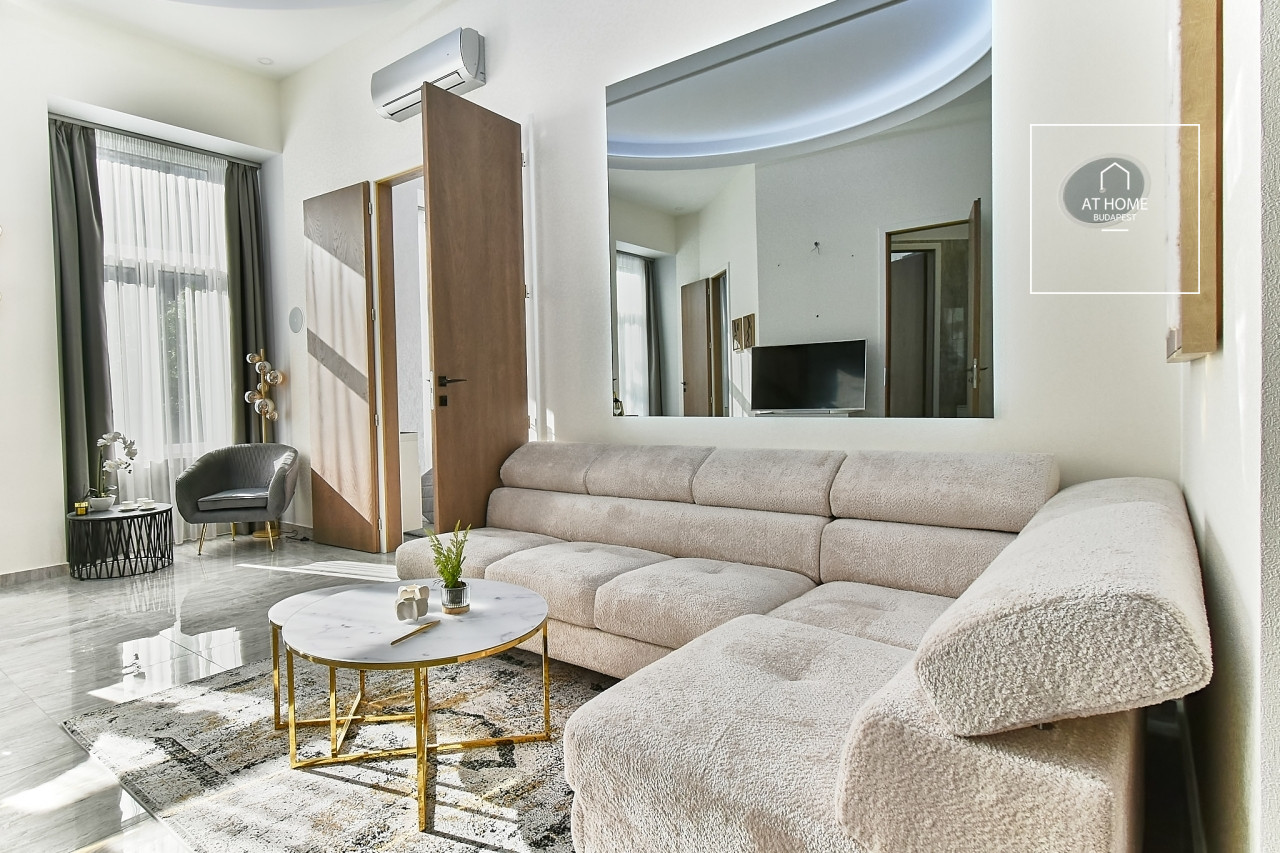 Renovated 3-Bedroom Apartment in District VI, Terézváros
