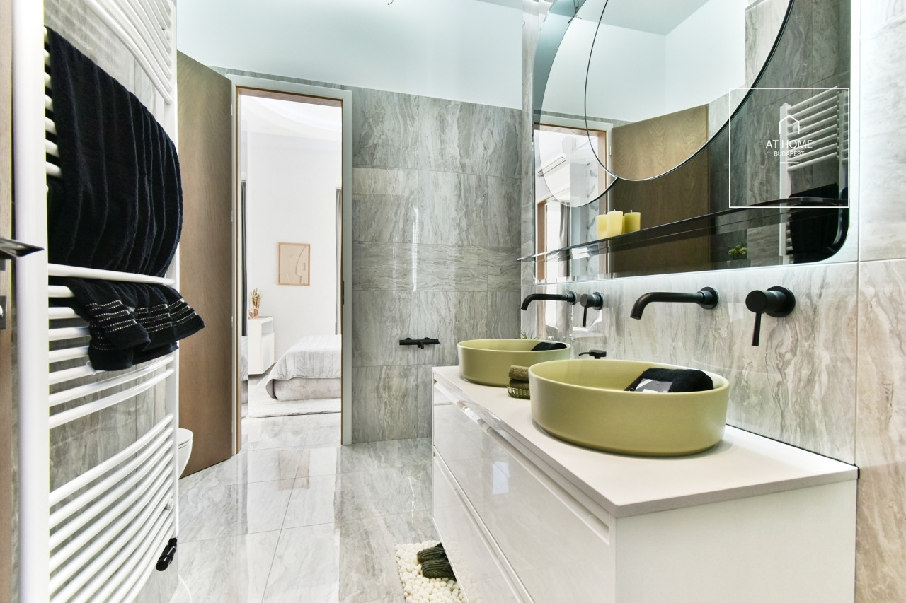 Renovated 3-Bedroom Apartment in District VI, Terézváros