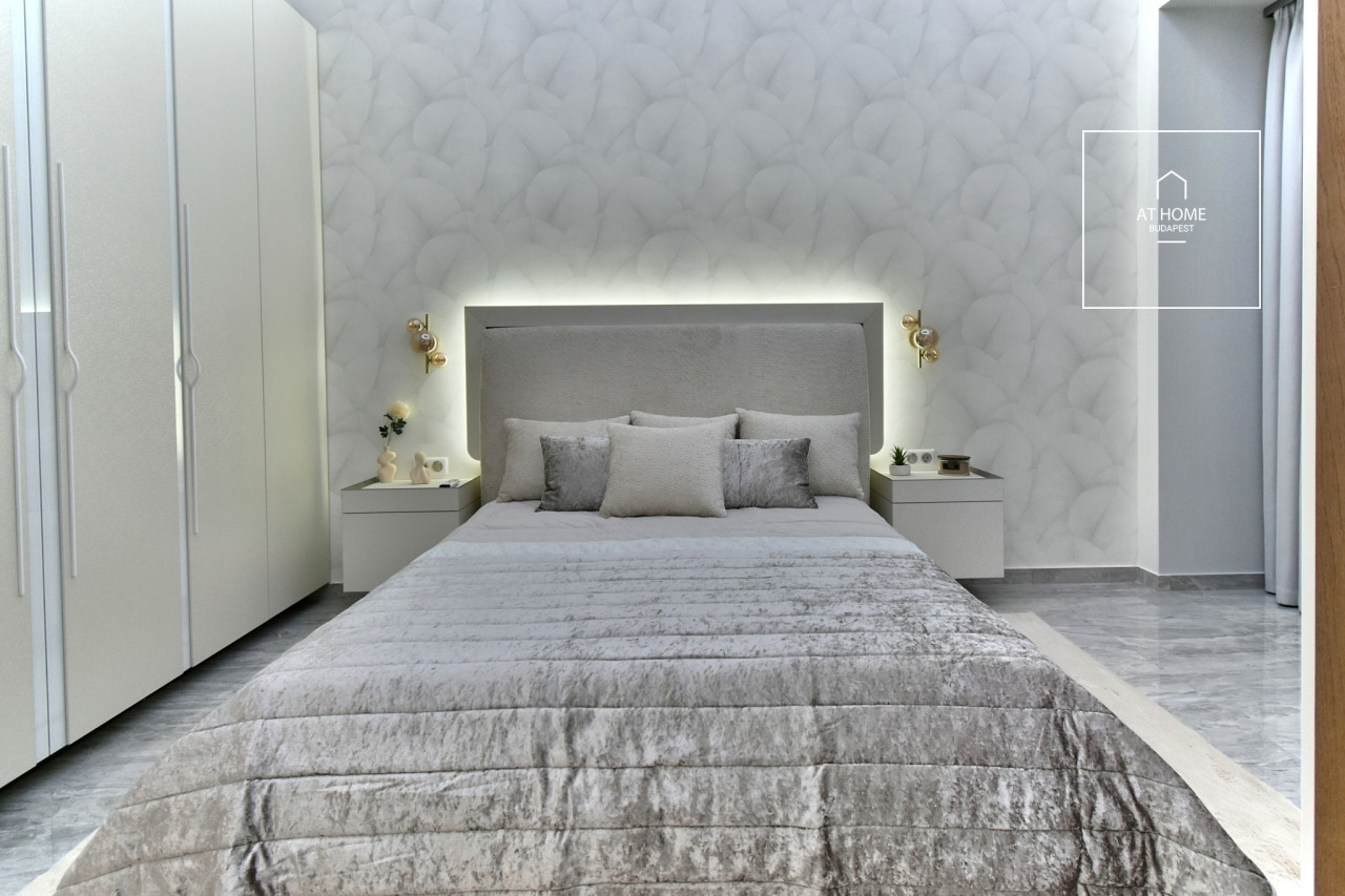 Renovated 3-Bedroom Apartment in District VI, Terézváros