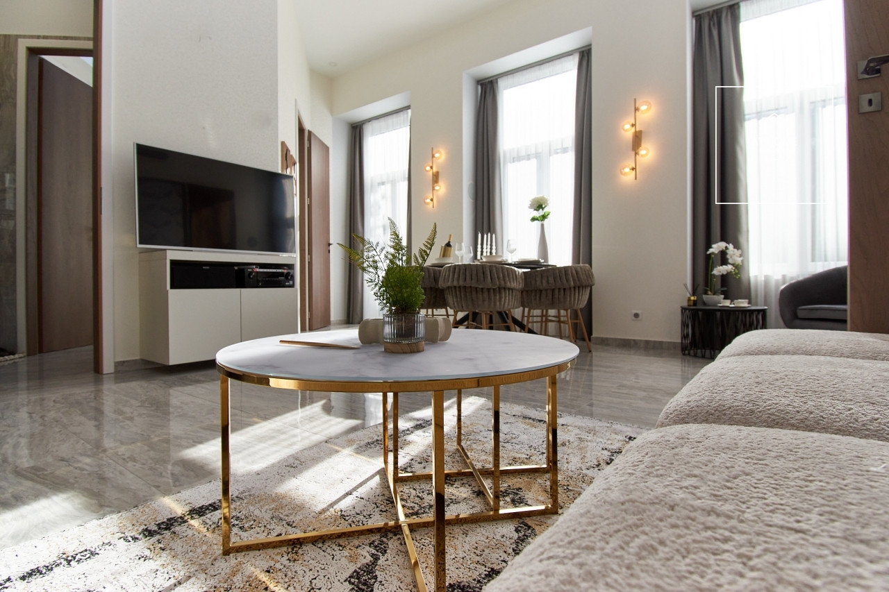 Renovated 3-Bedroom Apartment in District VI, Terézváros