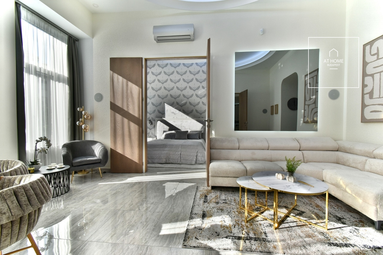Renovated 3-Bedroom Apartment in District VI, Terézváros