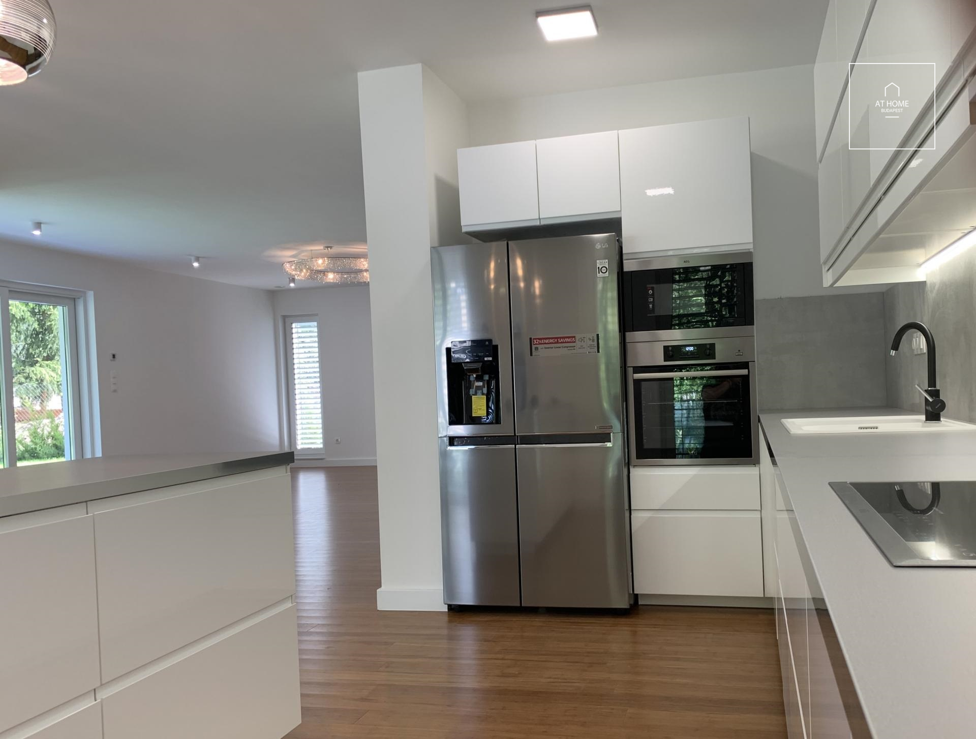 Newly built luxury detached house for rent in district II/A