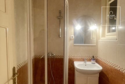 2-bedroom, renovated apartment in District V, Downtown Budapest