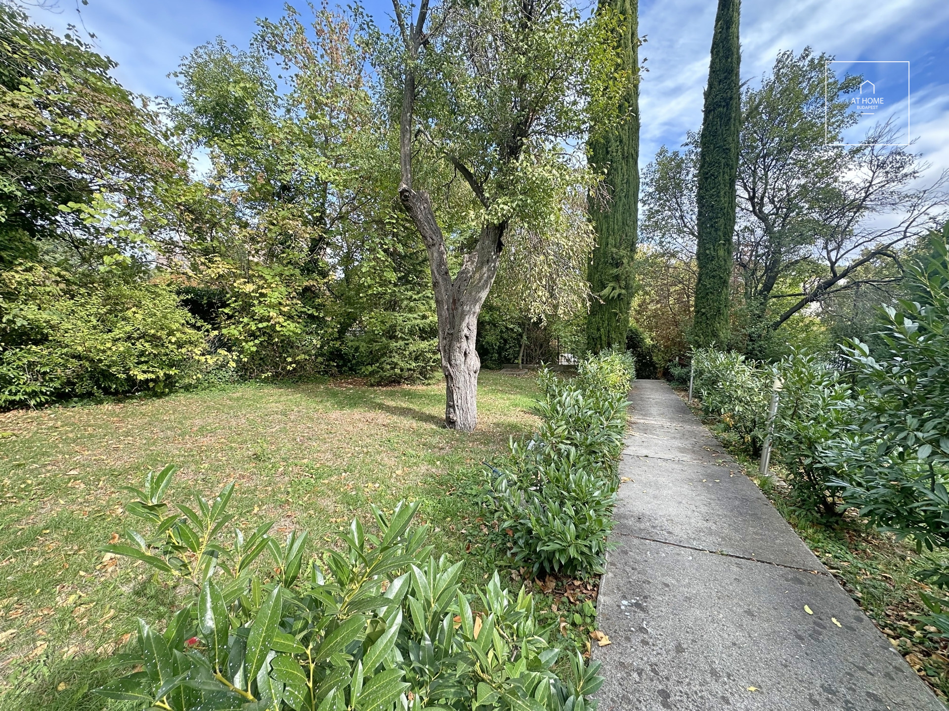 4 Hálószobás exkluzív családi ház kiadó a XII. kerületben