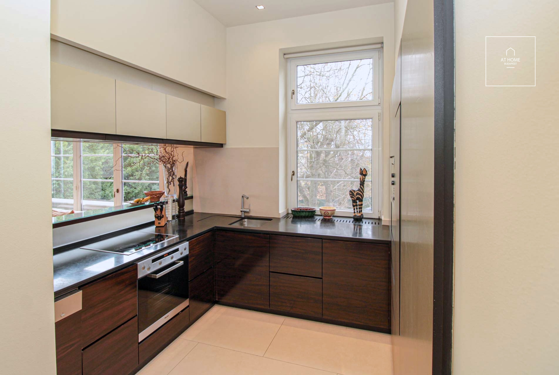 Villa apartment with panoramic view for sale in the 12th district of Budapest, Istenhegy