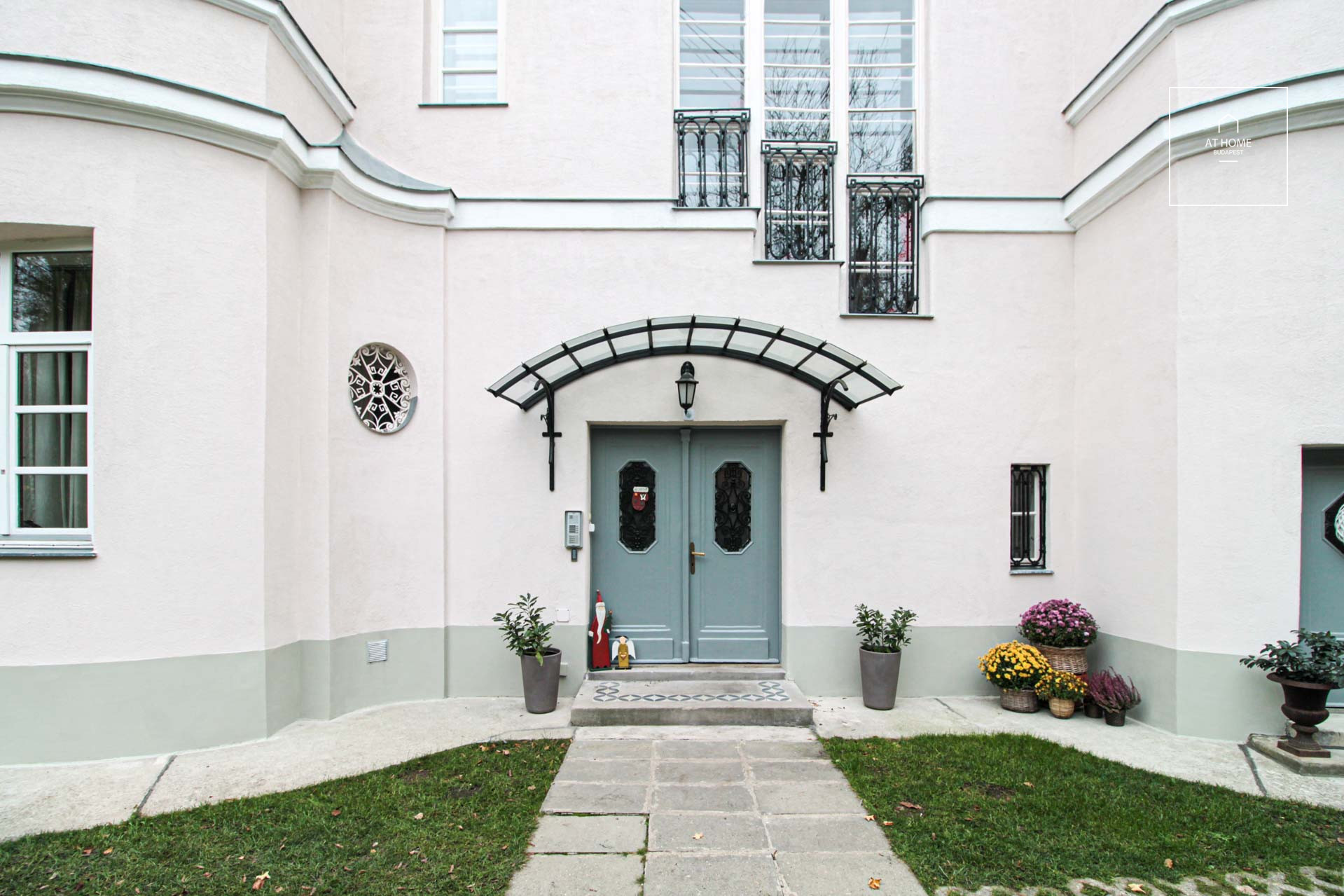 Villa apartment with panoramic view for sale in the 12th district of Budapest, Istenhegy