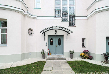 Eladó panorámás villalakás Budapesten, a  XII. kerületben, Istenhegyen