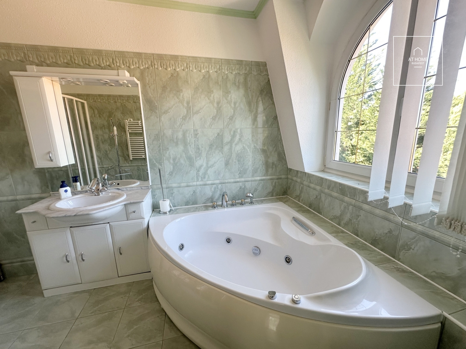 Sunny detached house for rent Budapest II. district, Pálvölgy