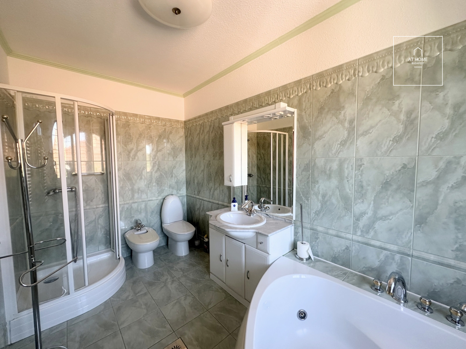 Sunny detached house for rent Budapest II. district, Pálvölgy