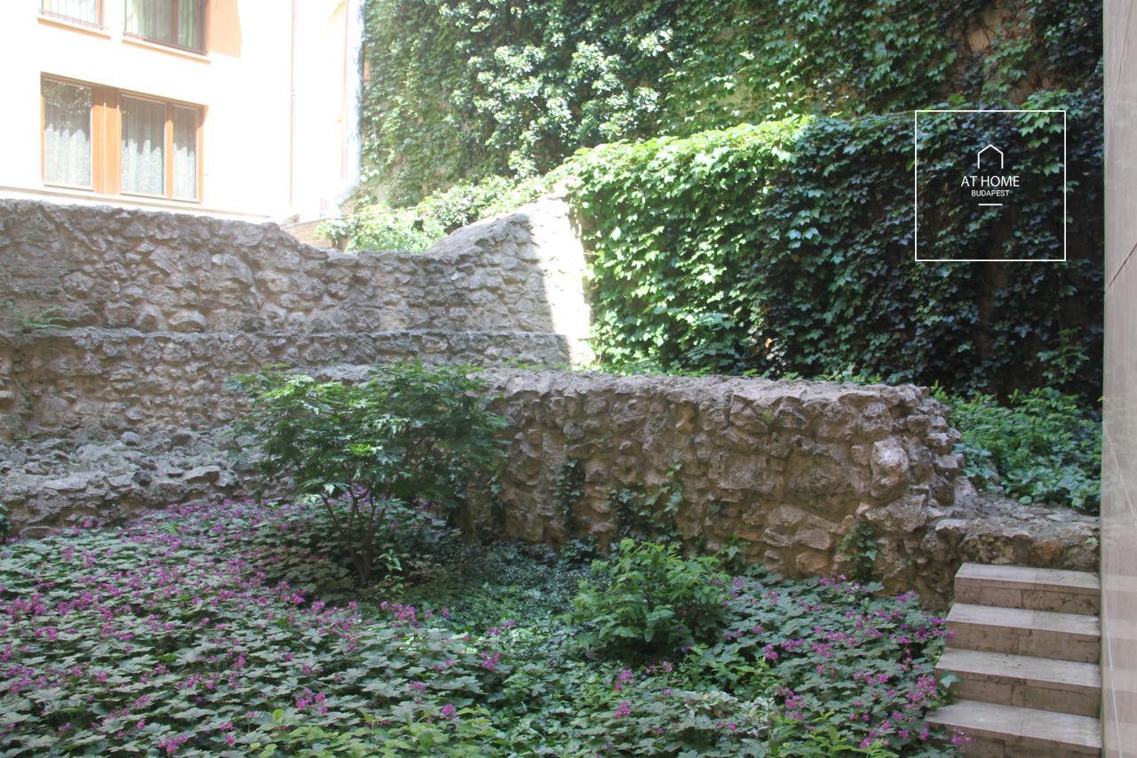 Sunny apartment for rent Budapest I. district, Vár