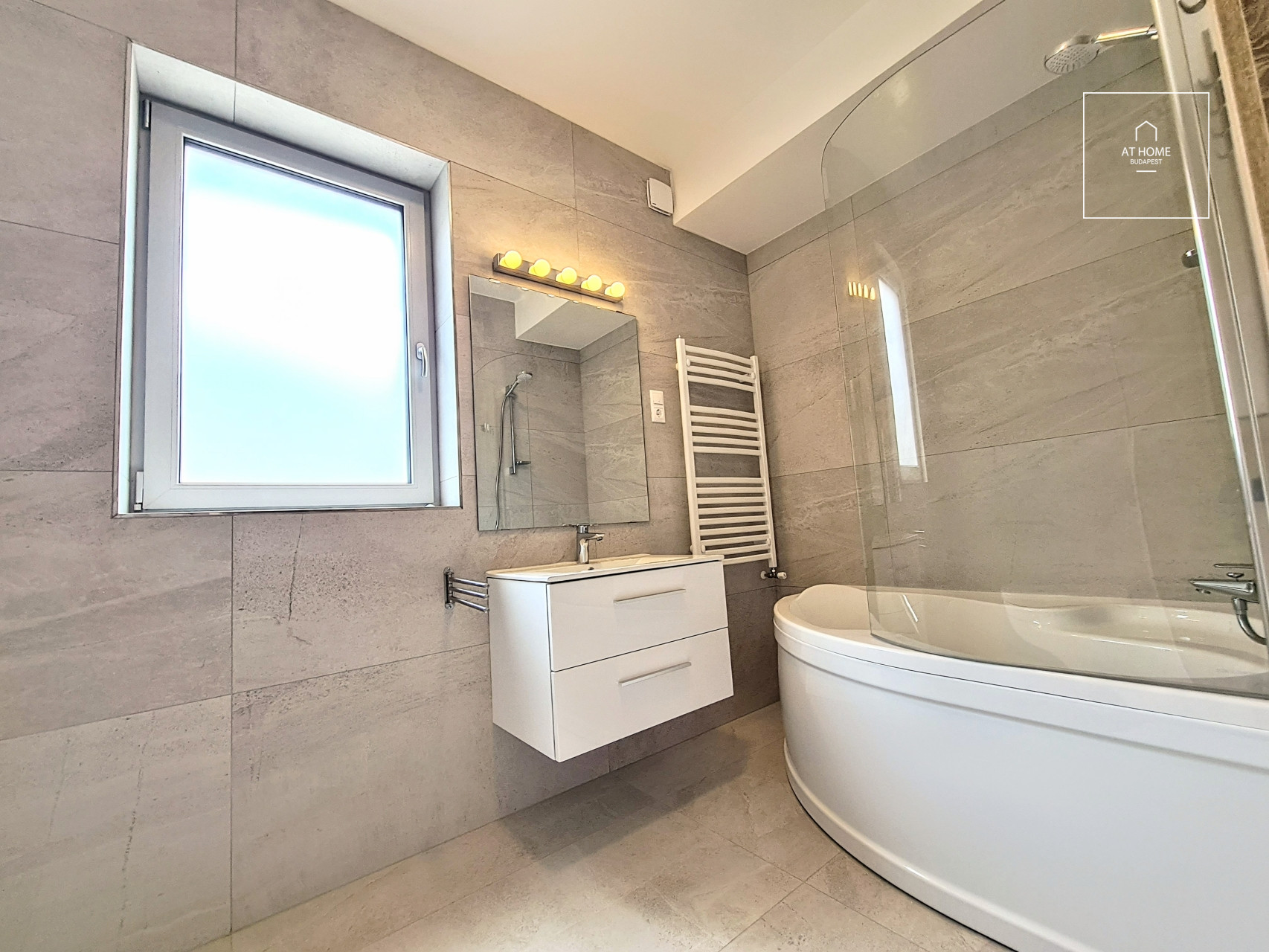 Új építésű négy hálószobás lakás kiadó Budapest II. kerület Szépilona