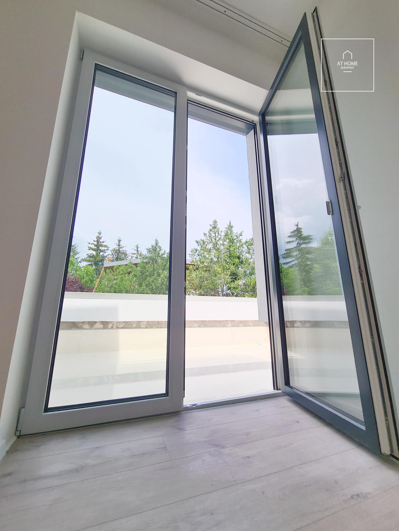 Newly built 4-bedroom apartment for rent Budapest II. district Szépilona