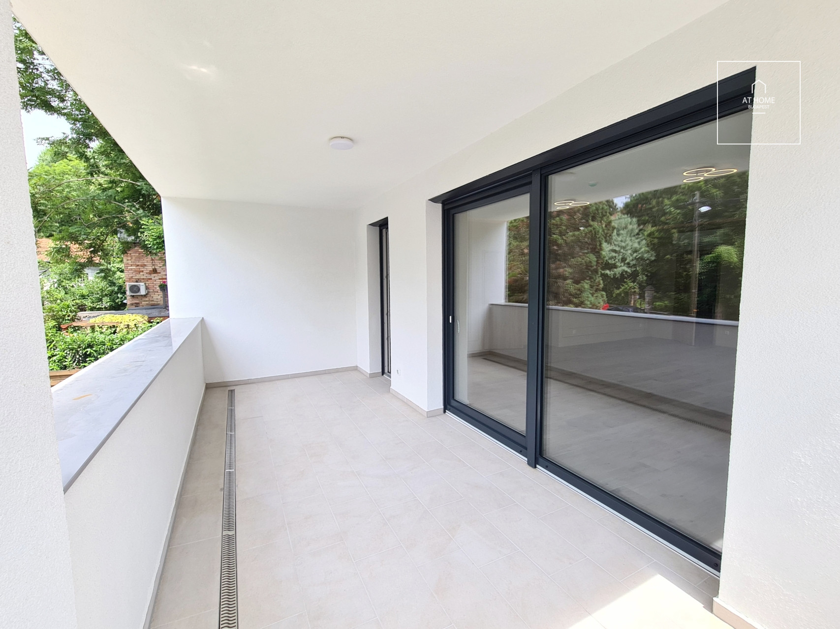 Newly built 4-bedroom apartment for rent Budapest II. district Szépilona