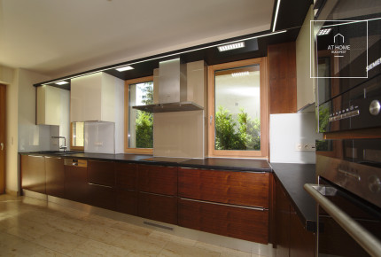 Elegant detached house for rent  II/A. district, Adyliget