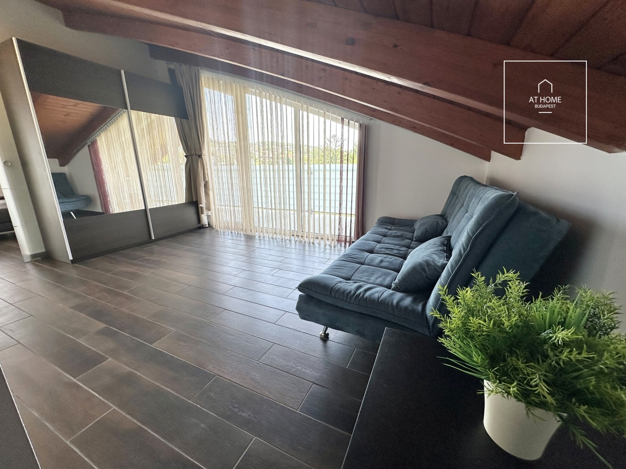 Exclusive penthouse for rent in Budapest III. district, Újlak