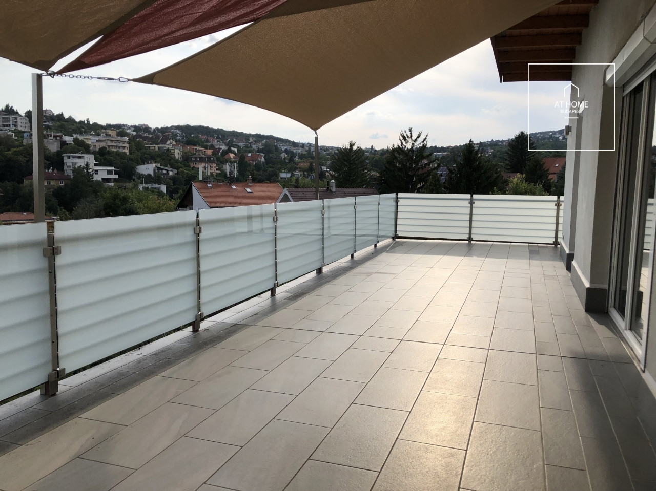 Exkluzív penthouse kiadó Budapest III. kerületében, Újlakon
