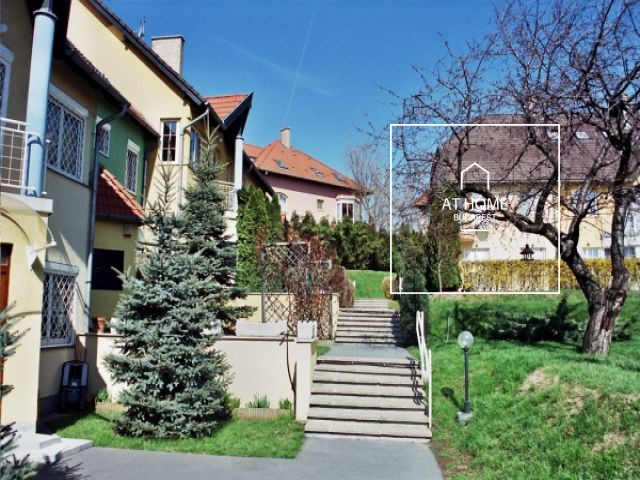 Stunning row house for rent Budapest II. district, Pálvölgy