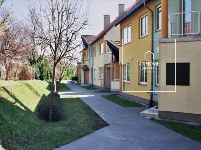 Stunning row house for rent Budapest II. district, Pálvölgy