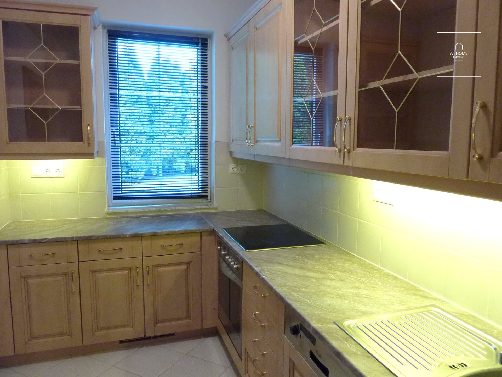 Lenyűgöző sorház kiadó Budapest II. kerület, Pálvölgy